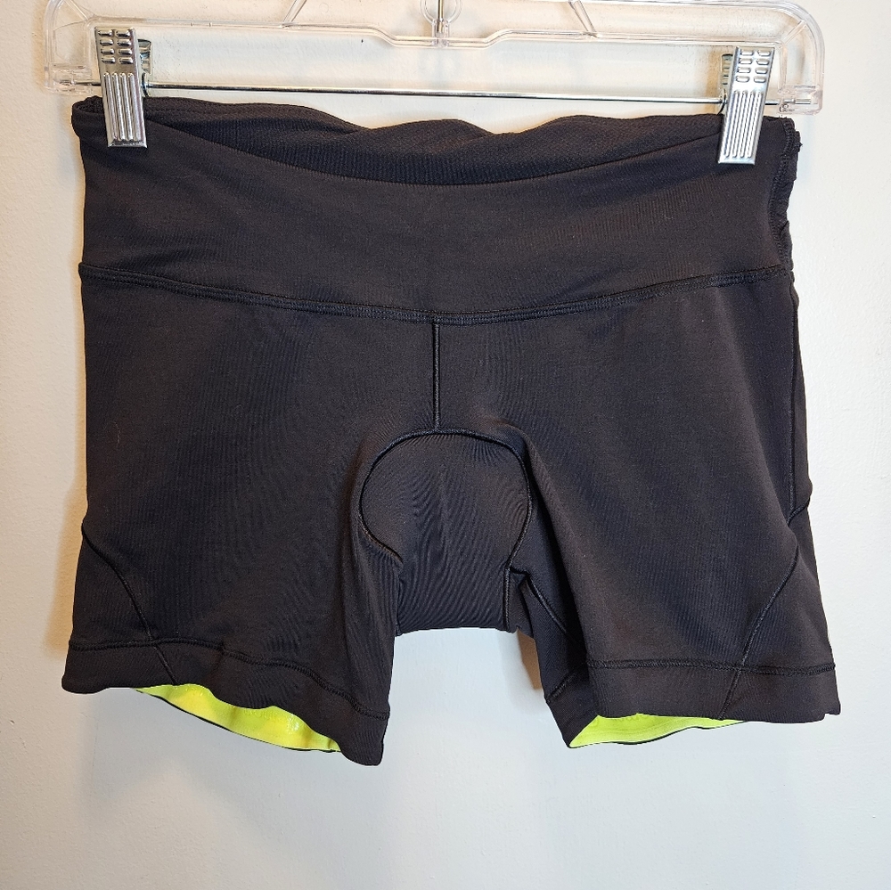 Lululemon Run Athletic Cycling Padded Shorts Size 6